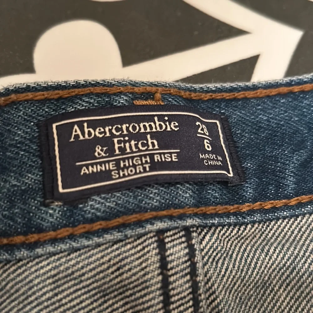 Abercrombie and Fitch Annie High Rise Shorts sz 28 6 Raw Hem - Picture 2 of 10